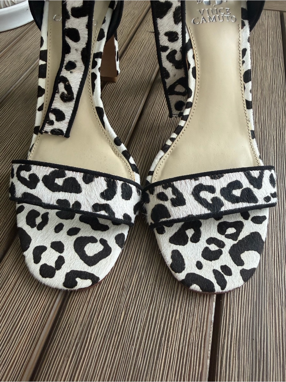 Vince Camuto Leopard Cow Hair Ankle Strap Block Heel Sandals Size 8M 3.75” - Picture 4 of 11